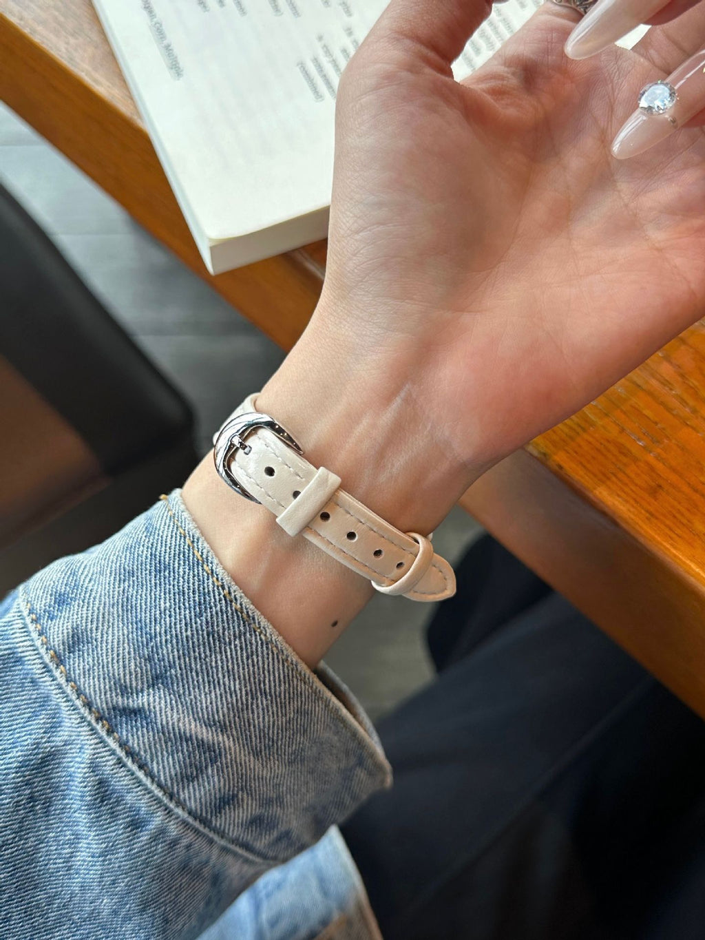 Élan Cowhide Leather Band